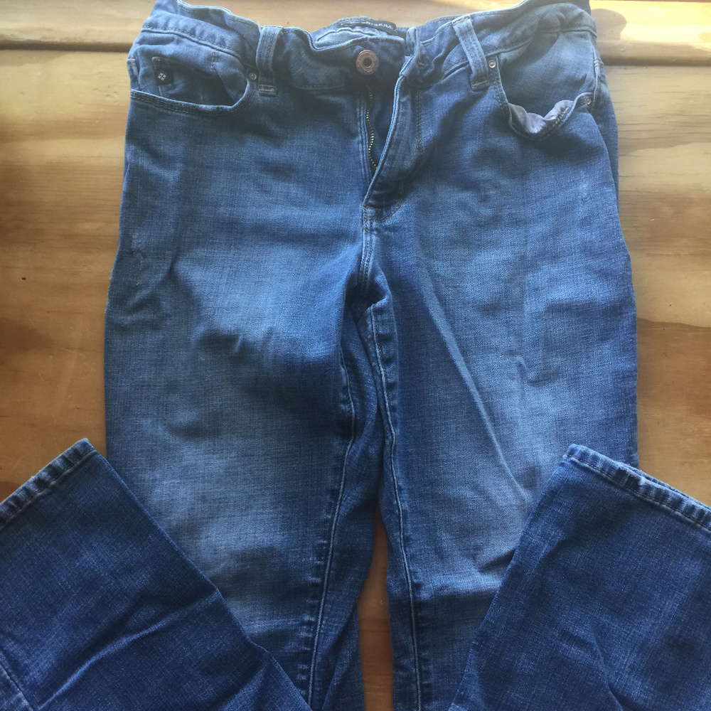 LIKE NEW LEE PLATINUM DISTRESSED JEANS 12 SHORT
